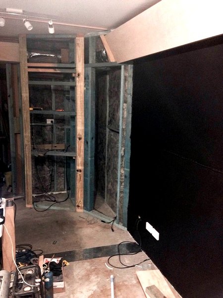 Recording-studio-build--floor-trough-cableway-chase-BRAUS-05-SML-ENH.jpg