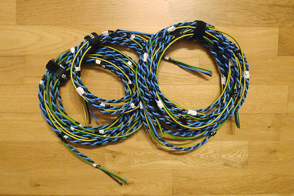 LP0620cables.jpg